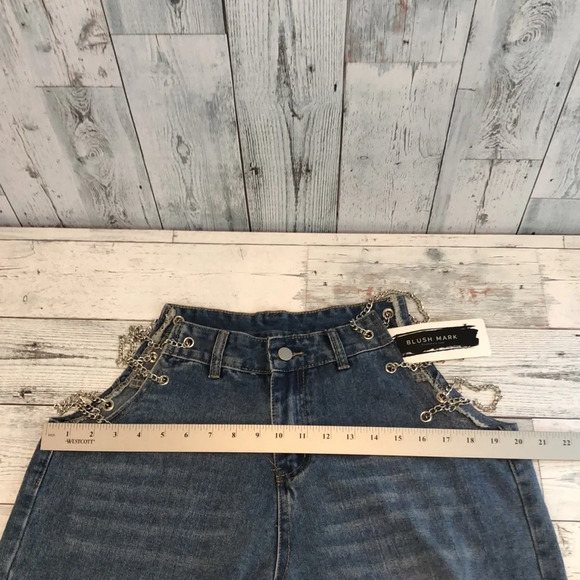 Blush Mark High Waisted Chain Cutout Jeans NWT Medium - Picture 6 of 10